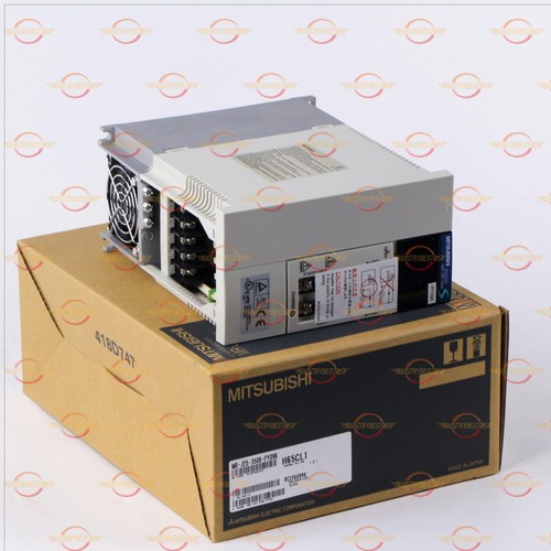 One new box servo - new, in